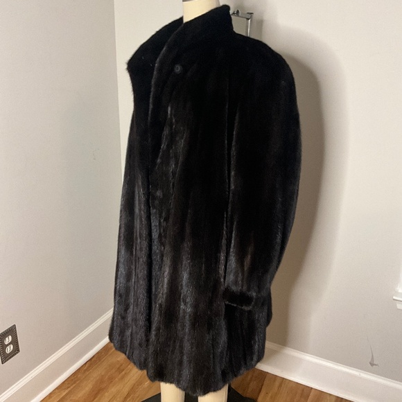 Gorgeous Mink Coat - Picture 2 of 7
